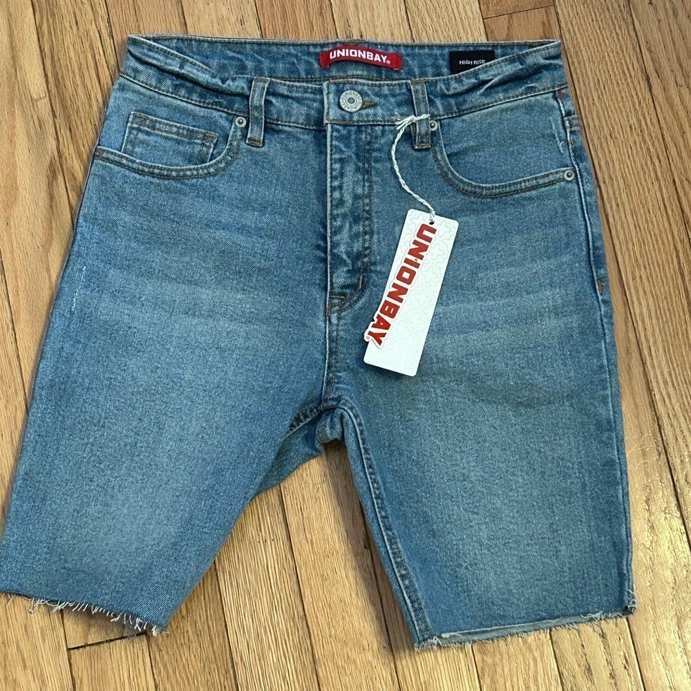 NWT Unionbay Medium Wash Denim Jean Shorts Bermuda Size 5 T35-8